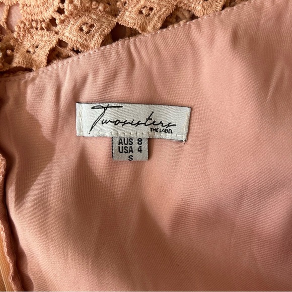 TWOSISTERS Elysian Lace One Shoulder Dress - Picture 5 of 5